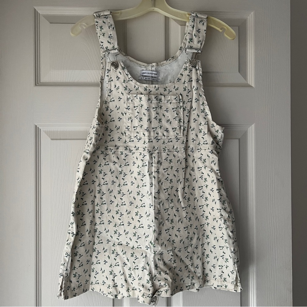 Urban Outfitters Floral Overalls/Shortalls